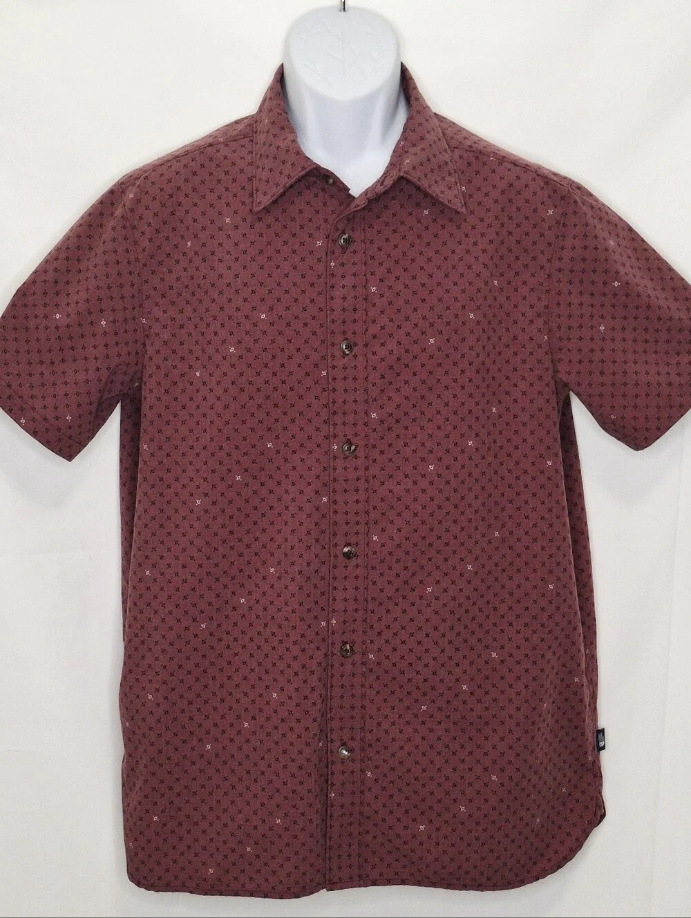 The North Face Men's Short-Sleeve Button-Down Shirt in Burgundy Microprint